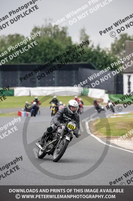 Vintage motorcycle club;eventdigitalimages;mallory park;mallory park trackday photographs;no limits trackdays;peter wileman photography;trackday digital images;trackday photos;vmcc festival 1000 bikes photographs